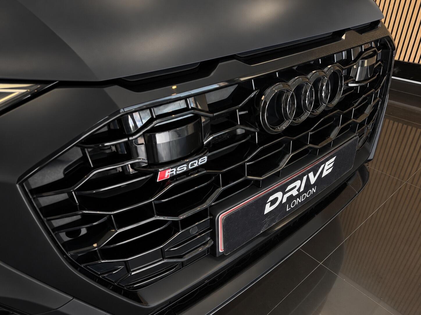 Audi RSQ8